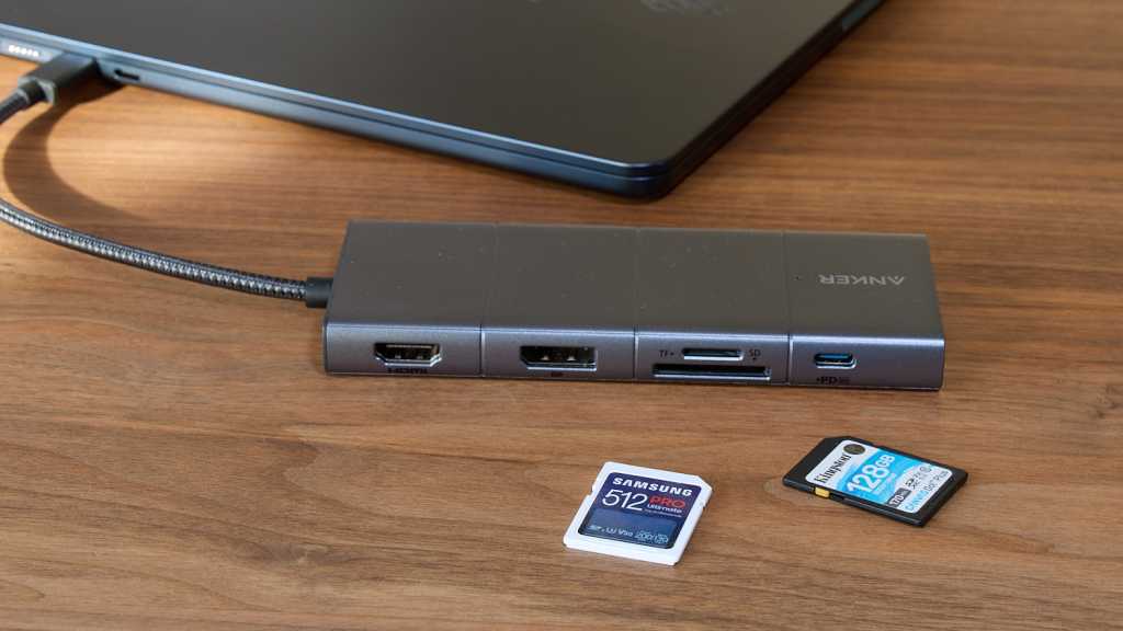 Anker 565