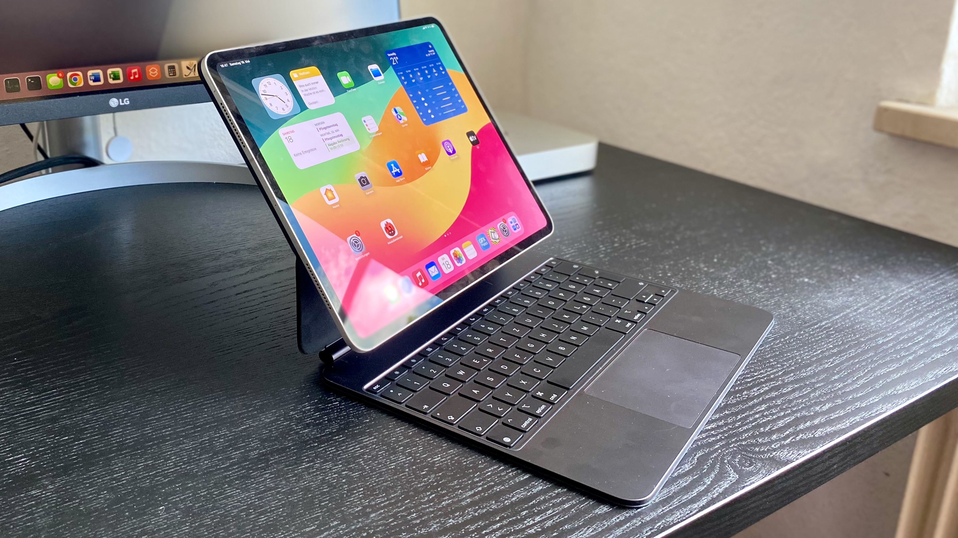 Apple Magic Keyboard for iPad Pro